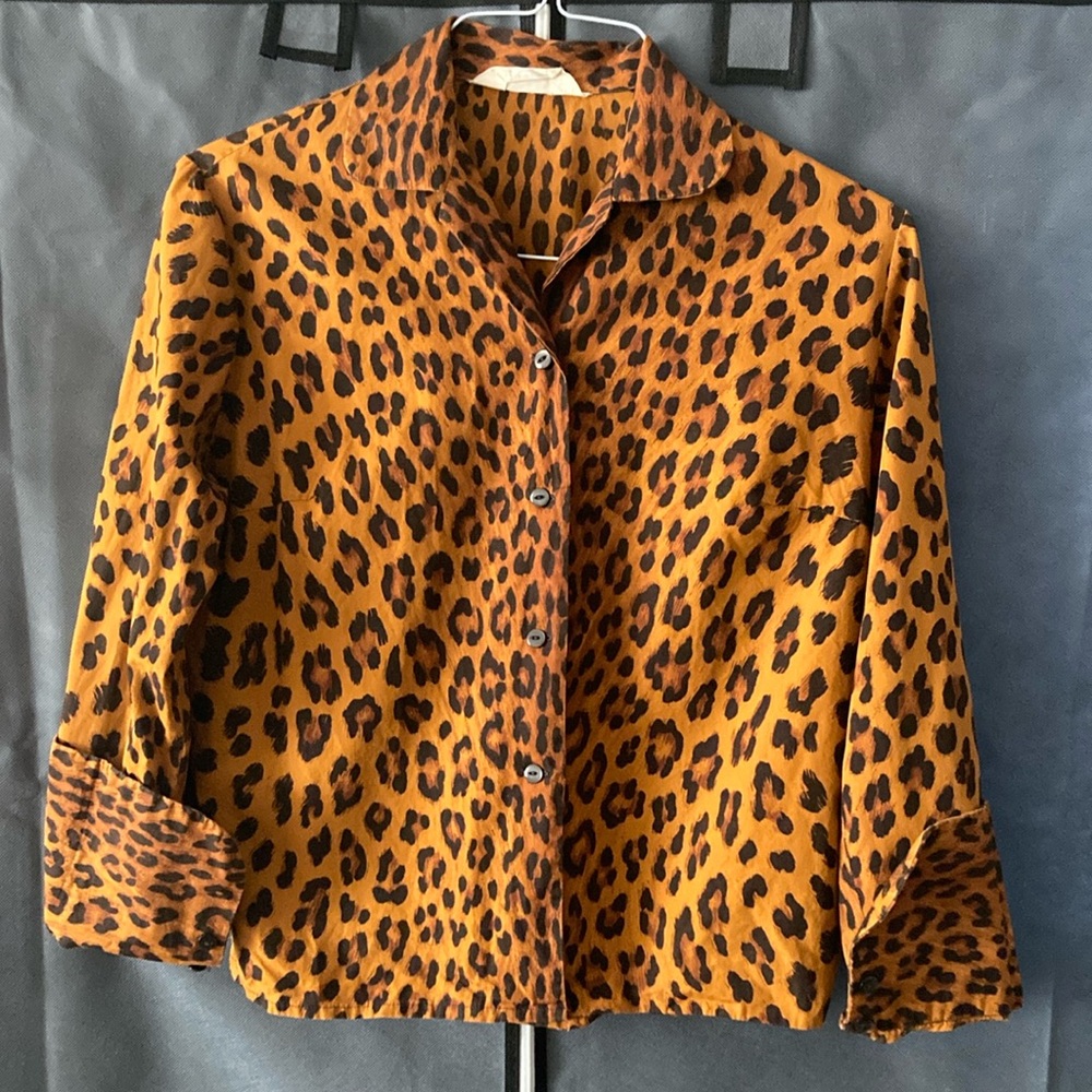 Vintage Van Heusen Made in England Leopard Button Down Shirt